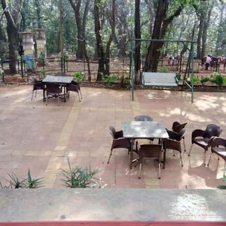 Spring Wood Hotel Matheran Exterior photo